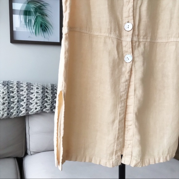 100% Linen Sleeveless Button Up - Picture 4 of 7